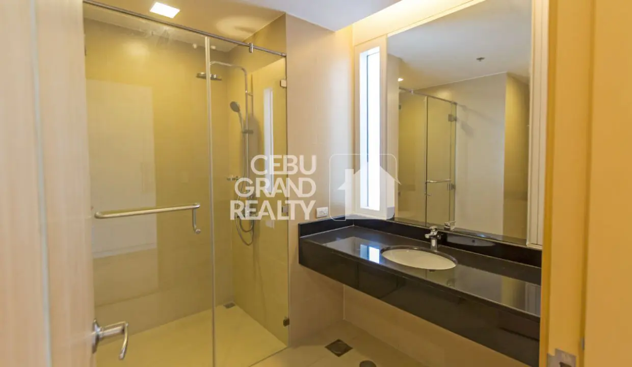 SRBTS17 Sophisticated Modern Condo with Expansive Living Area in 1016 Residences - Cebu Grand Realty (12)