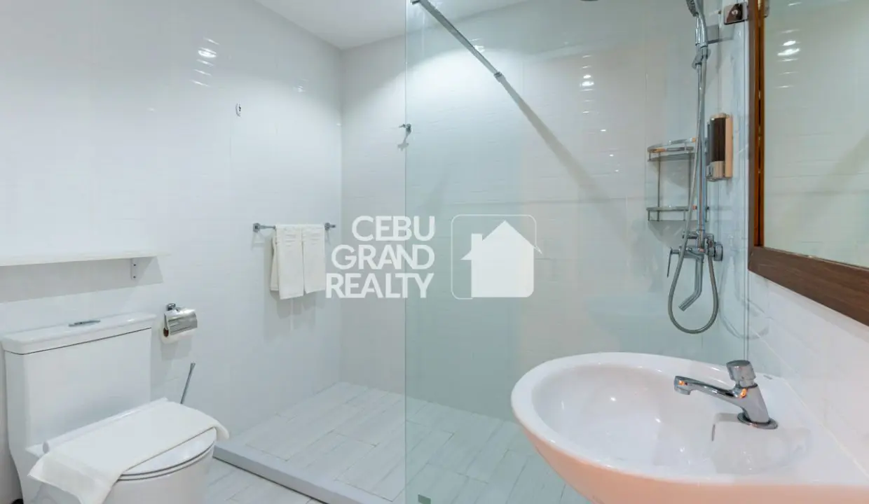 RCEEA2 Fully Furnished 3 Bedroom Penthouse for Rent near IT Park - Cebu Grand Realty (8)