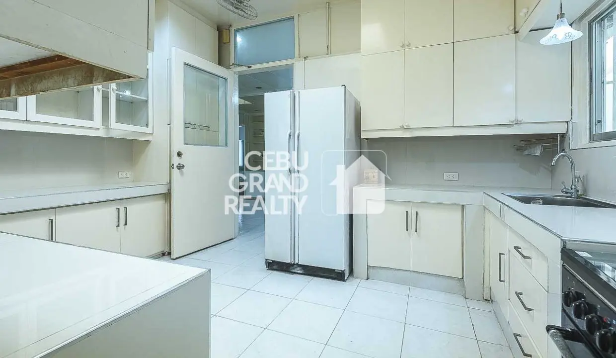 RHSN17 Lavish Serene Residence with Spacious Ensuite Bedrooms in Banilad - Cebu Grand Realty (10)