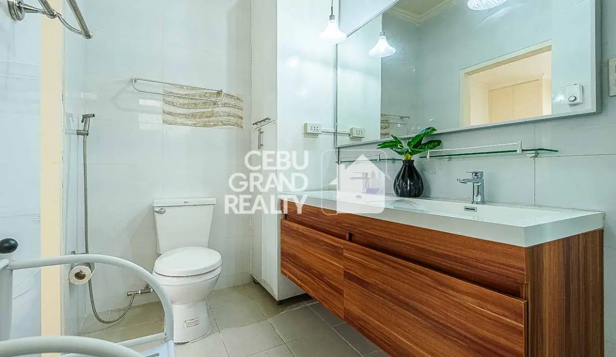 RHSN17 Lavish Serene Residence with Spacious Ensuite Bedrooms in Banilad - Cebu Grand Realty (14)