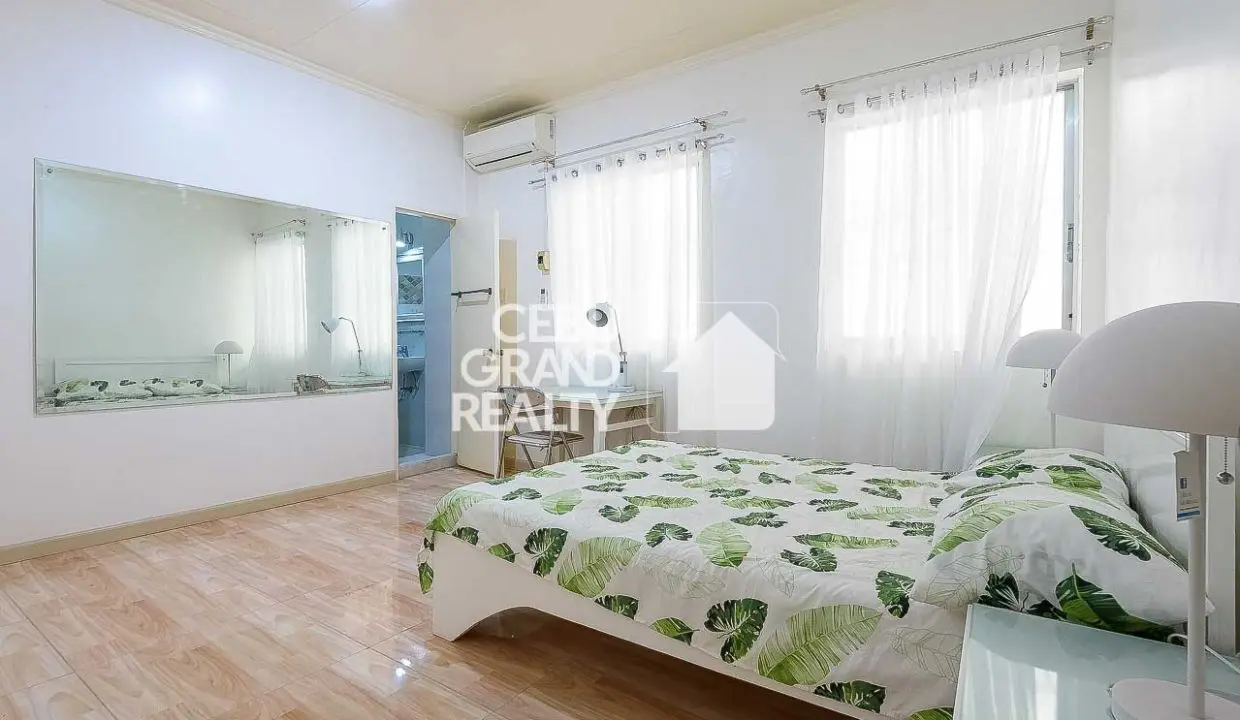 RHSN17 Lavish Serene Residence with Spacious Ensuite Bedrooms in Banilad - Cebu Grand Realty (17)