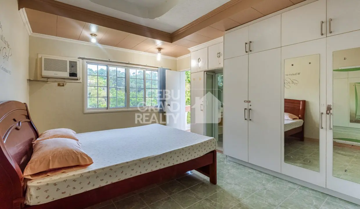 SRBML94 4 Bedroom House with Swimming Pool for Sale in Maria Luisa Estate Park - 10