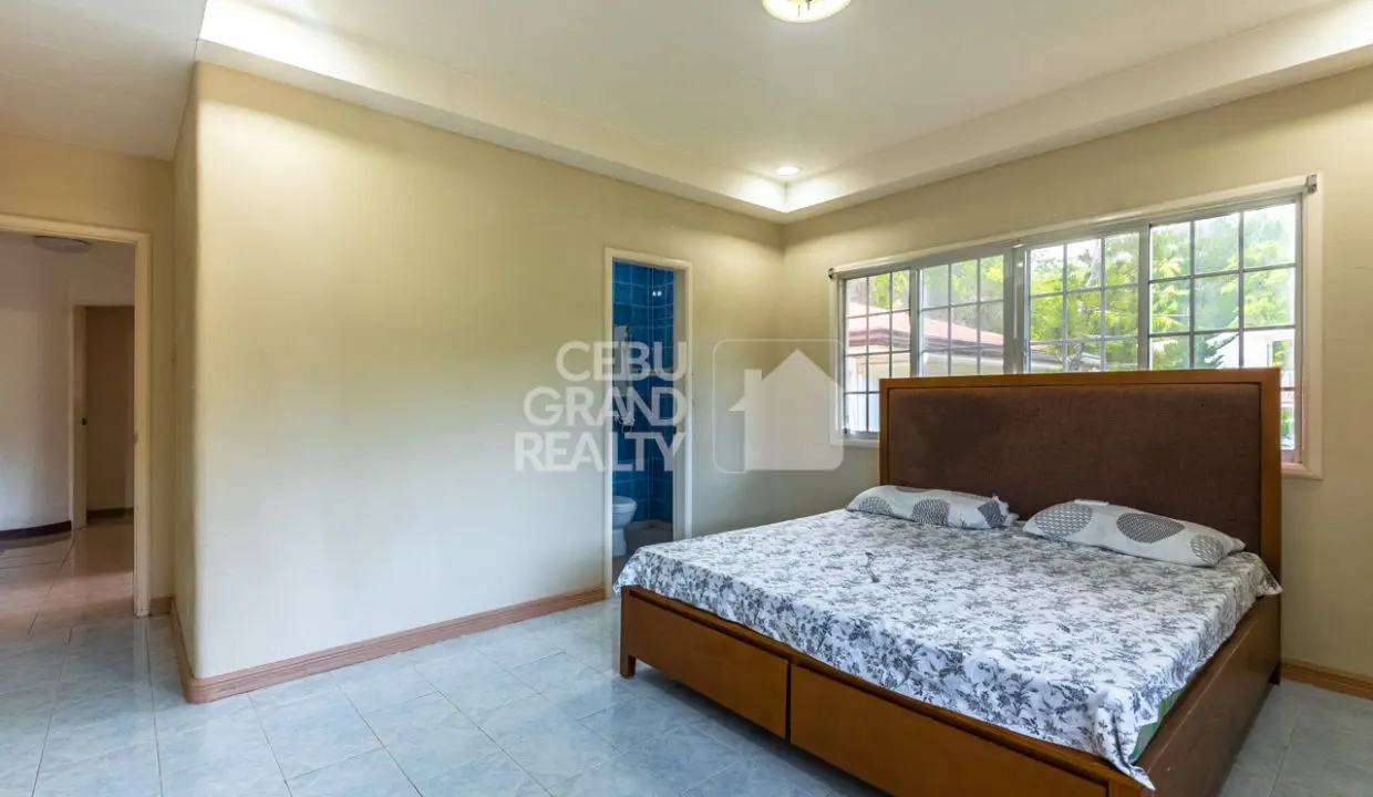 SRBML94 4 Bedroom House with Swimming Pool for Sale in Maria Luisa Estate Park - 15