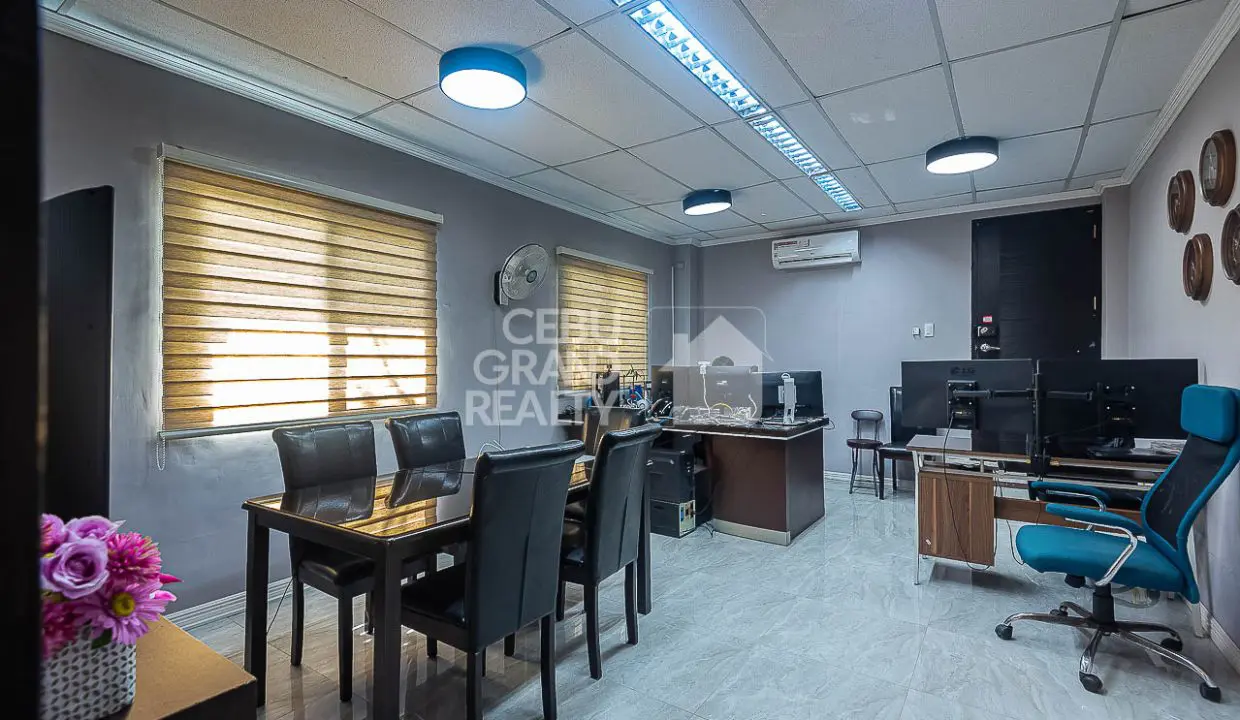 SRBMLL1 Spacious Modern Style House and Office for Sale in Marigondon Lapu-Lapu - 23