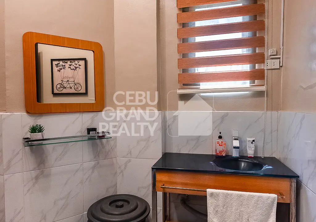 SRBMLL1 Spacious Modern Style House and Office for Sale in Marigondon Lapu-Lapu - 32