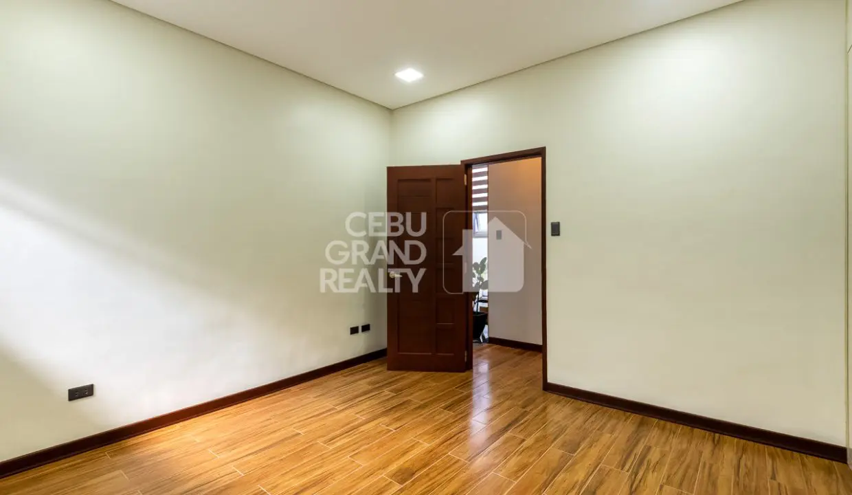 SRBSN3 Modern 3 Bedroom House for Sale in Banilad - 11