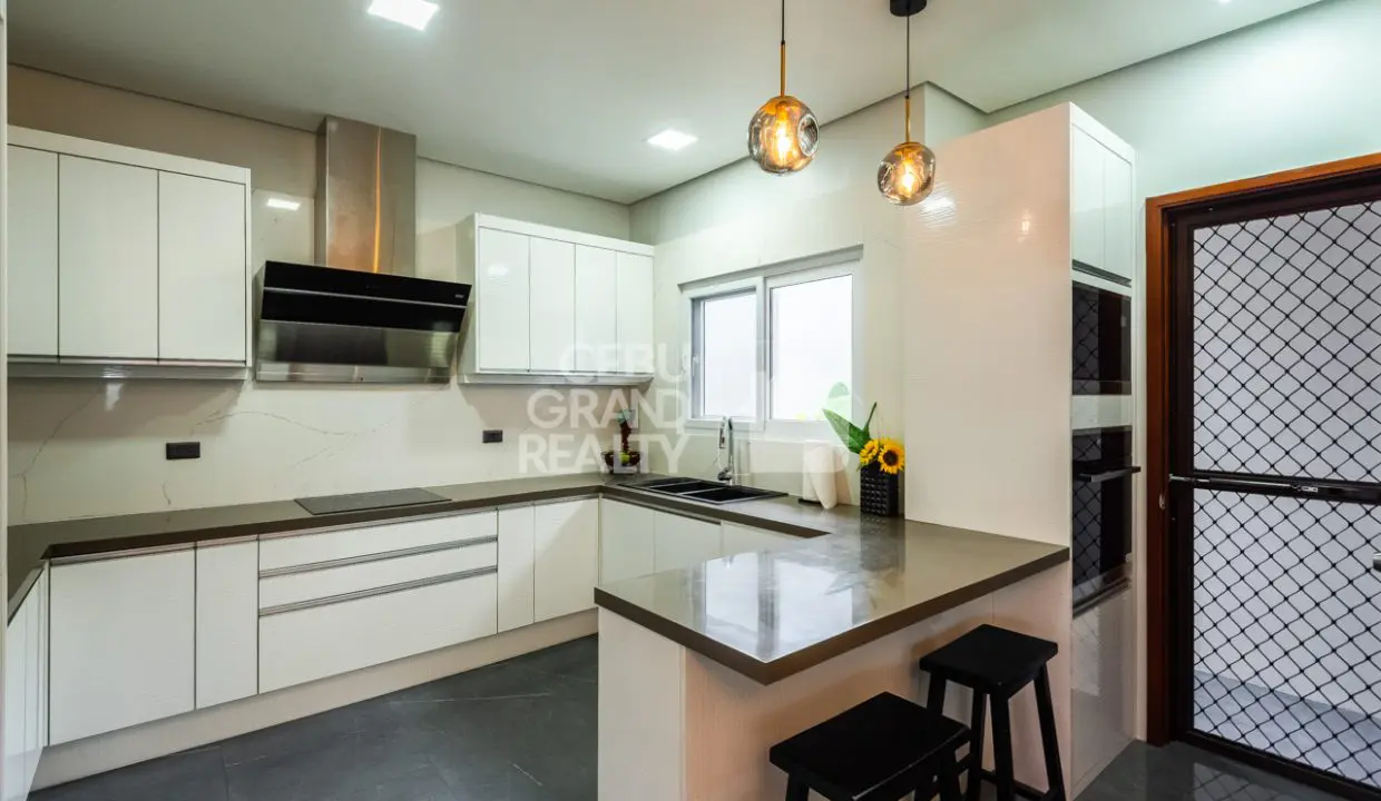 SRBSN3 Modern 3 Bedroom House for Sale in Banilad - 8