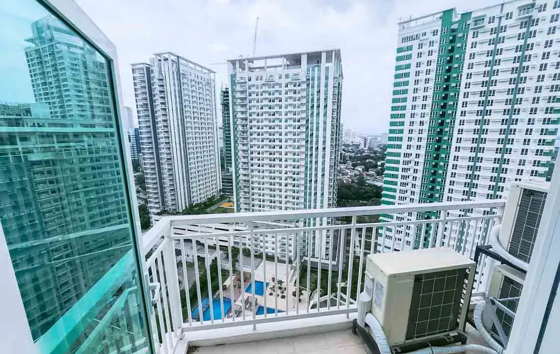 SRBS13 Furnished 2 Bedroom Unit for Sale in Solinea Tower 3 - 9