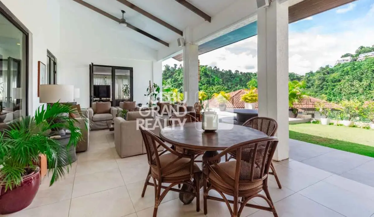 SRBML95 Overlooking 4 Bedroom House with Pool for Sale in Maria Luisa Estate Park - 11