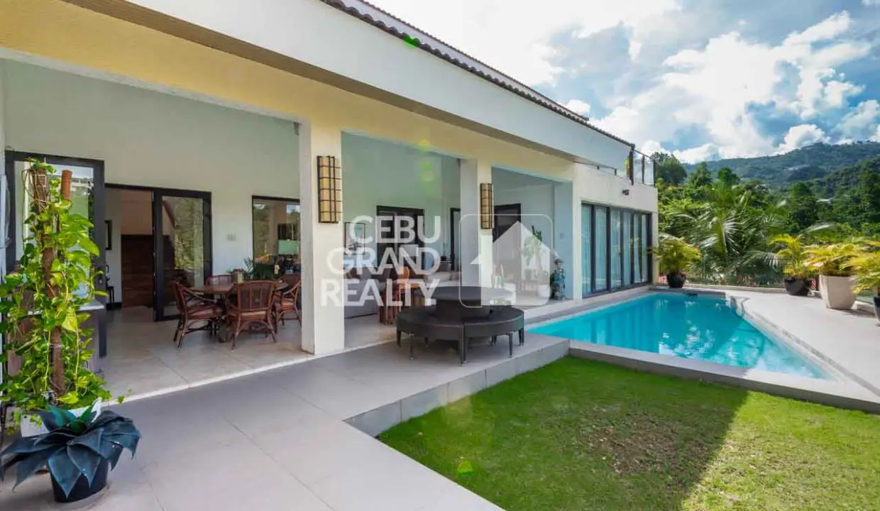 SRBML95 Overlooking 4 Bedroom House with Pool for Sale in Maria Luisa Estate Park - 12