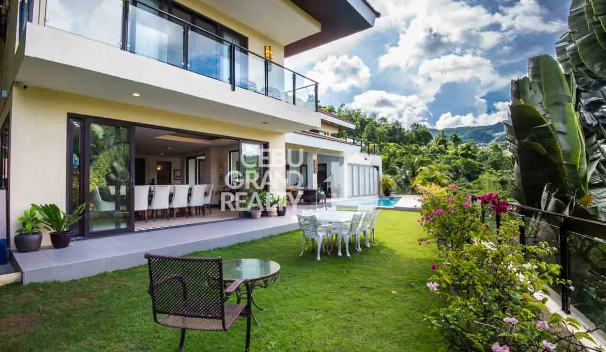 SRBML95 Overlooking 4 Bedroom House with Pool for Sale in Maria Luisa Estate Park - 14