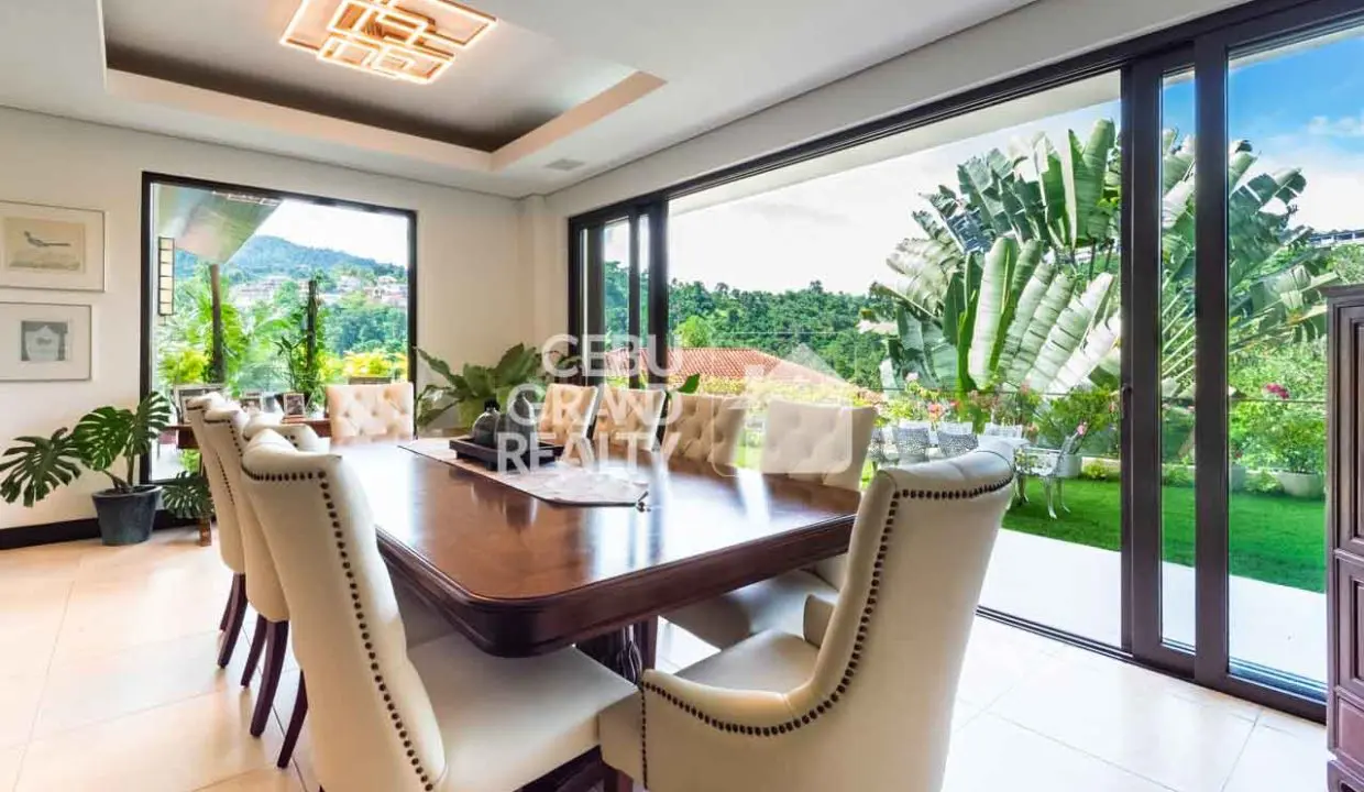 SRBML95 Overlooking 4 Bedroom House with Pool for Sale in Maria Luisa Estate Park - 4