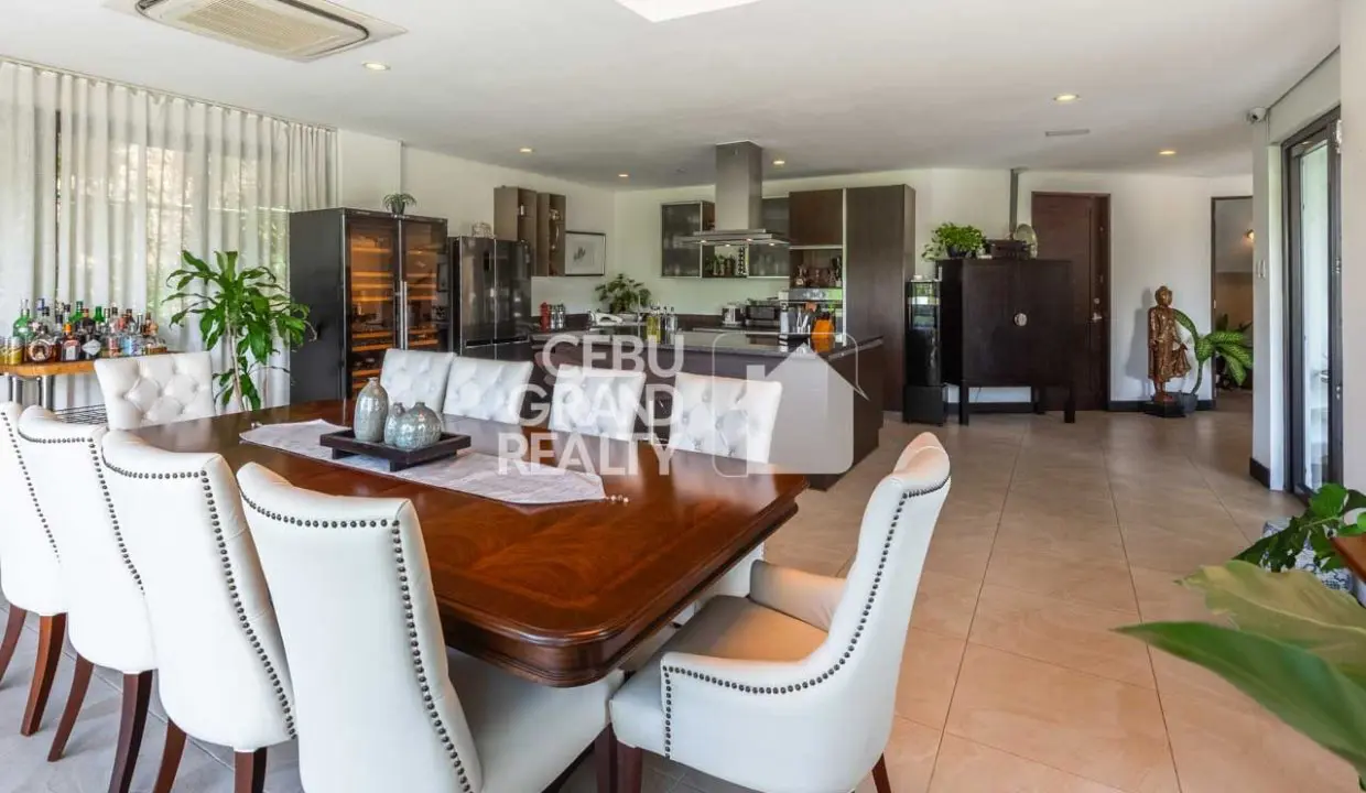 SRBML95 Overlooking 4 Bedroom House with Pool for Sale in Maria Luisa Estate Park - 5