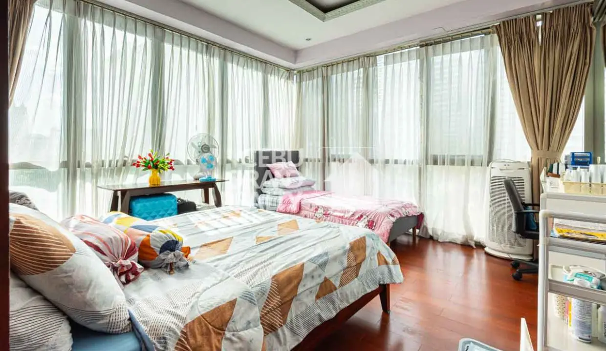 SRBAP8 Furnished 2 Bedroom Condo for Sale in Cebu IT Park - 8