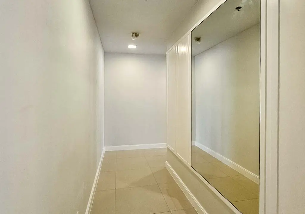 RCALC28 Furnished 2 Bedroom Grand Corner Suite for Rent in The Alcoves - 12