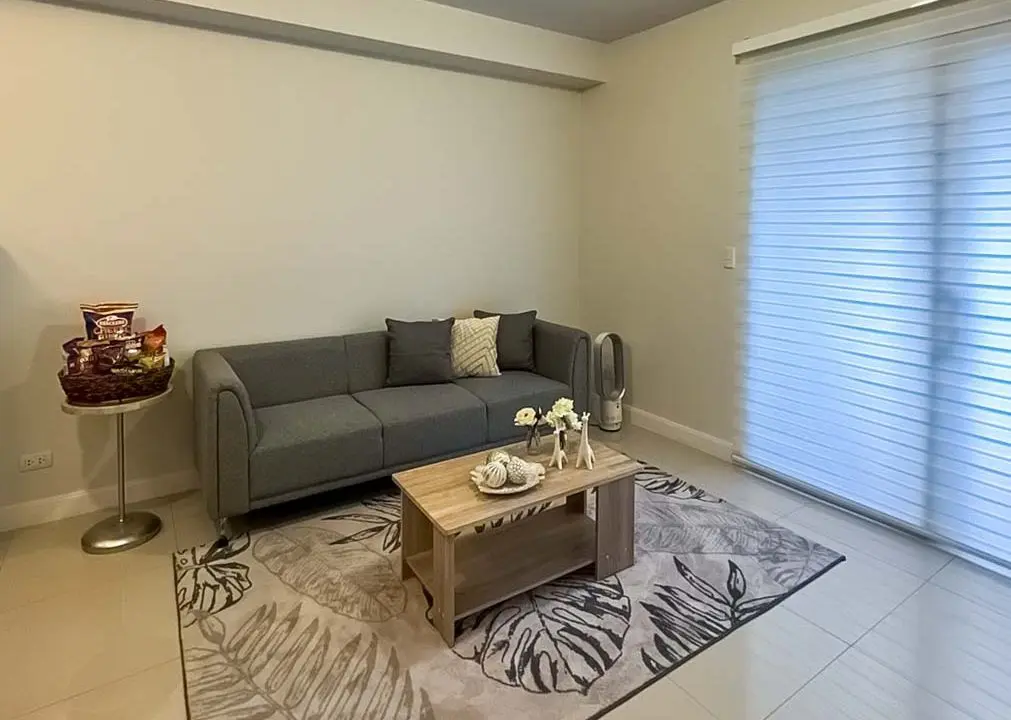 RCAV31 Furnished 1 Bedroom with Balcony for Rent in Cebu Business Park - 1