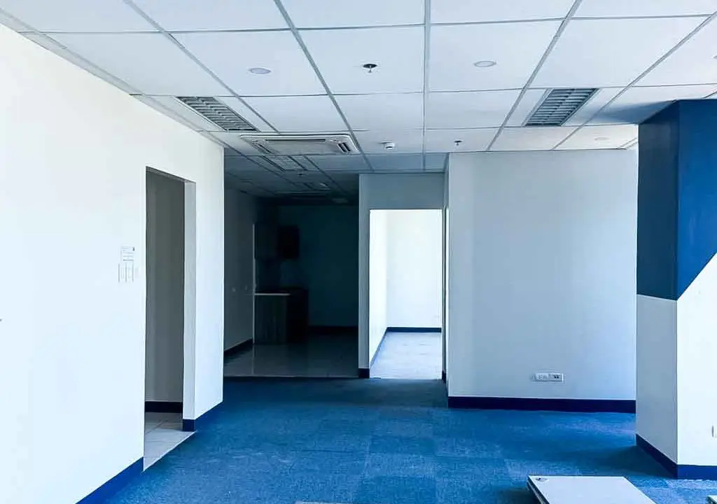 RCPMST11 204 SqM Office Space for Rent in Cebu Business Park - 4