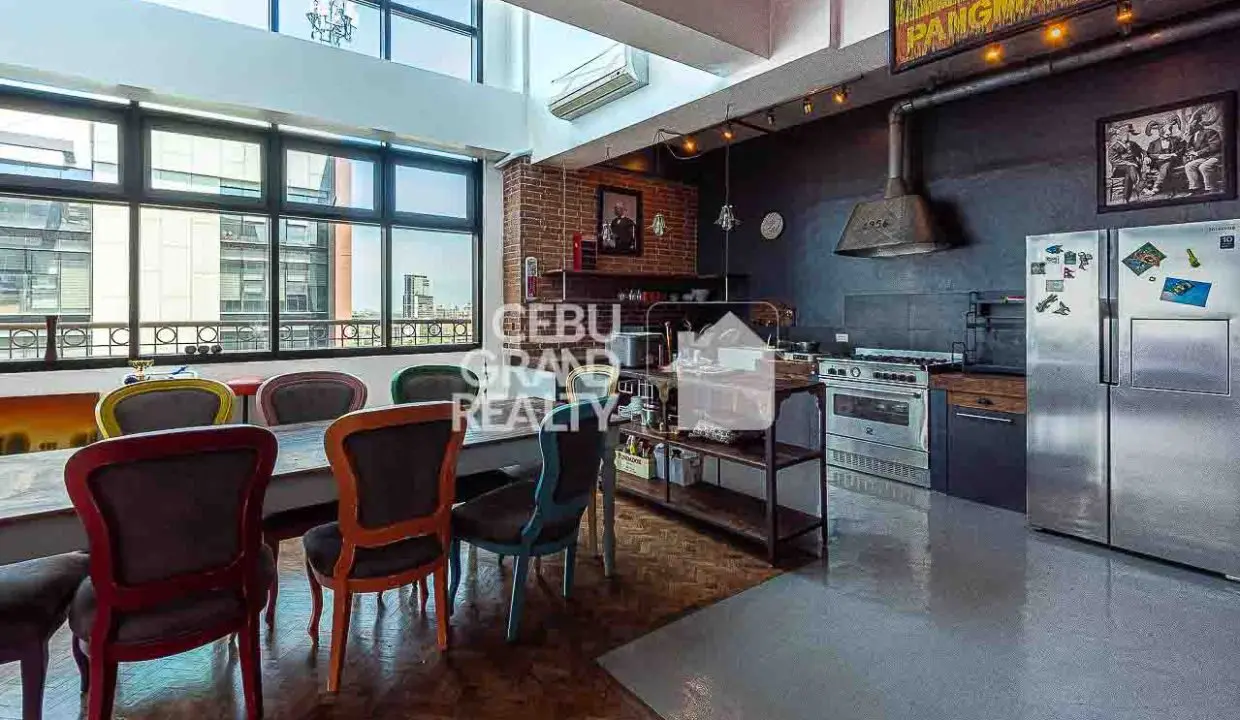 SRBPT5 Stylish Bi-Level Penthouse for Sale in Park Tower 1 - 3