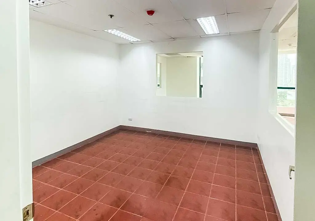 RCPKT2 122 SqM Office for Rent in Cebu Business Park - 6