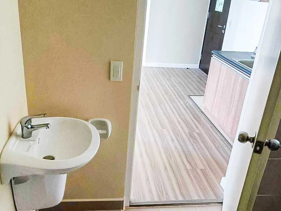 SRBAR14 Unfurnished 1 Bedroom Condo for Sale in Avida Riala Tower 4 - Cebu Grand Realty (8)