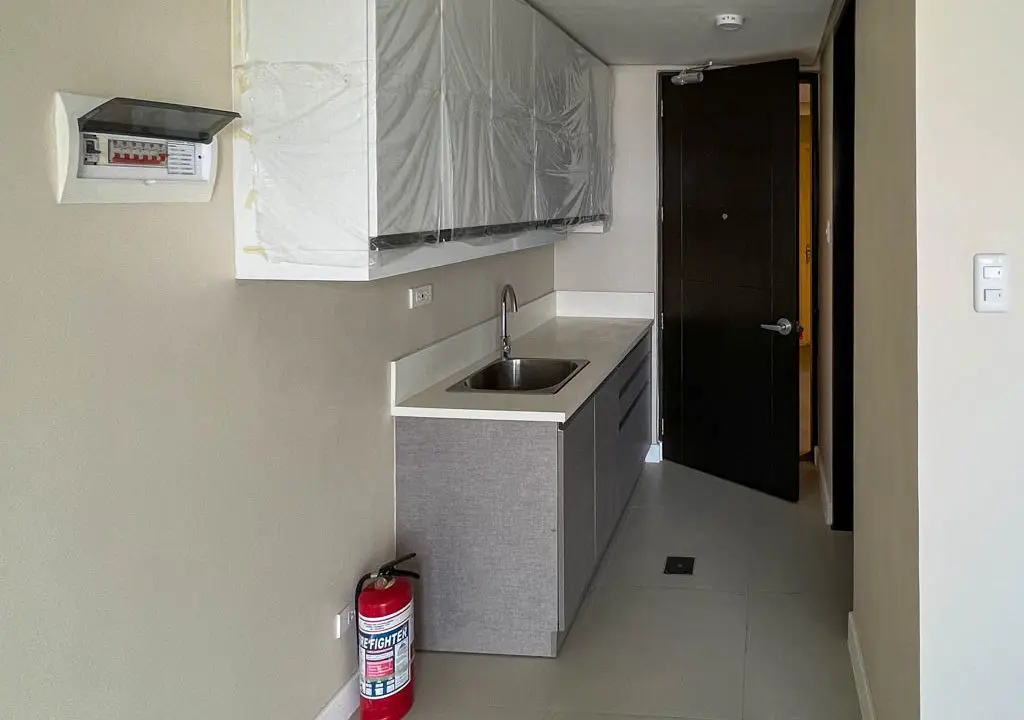 SRBBP2 Unfurnished Studio with Terrace for Rent in Baseline Premier - Cebu Grand Realty (4)