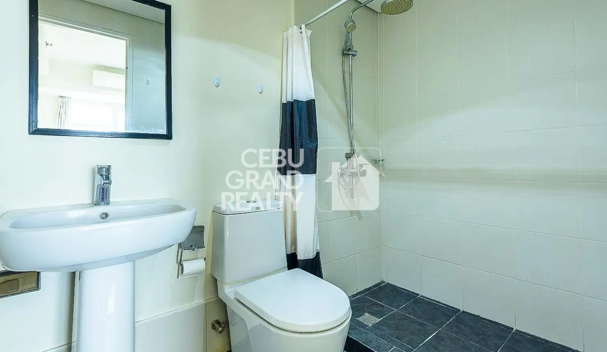 RCSP1 Cozy Modern Condo with Stunning City Views in Sedona Parc - Cebu Grand Realty (11)