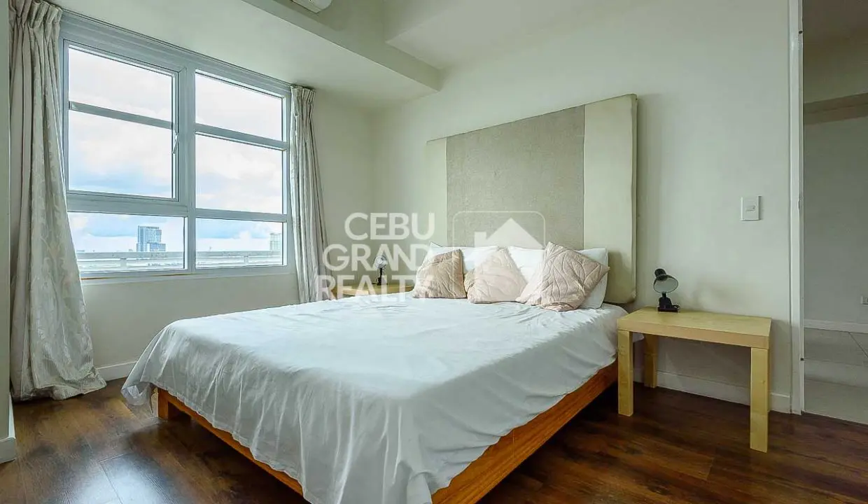 RCSP1 Cozy Modern Condo with Stunning City Views in Sedona Parc - Cebu Grand Realty (9)