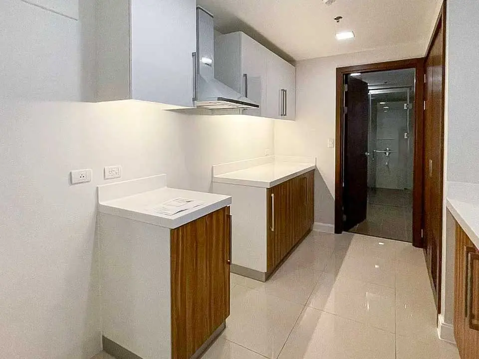 SRBAL17 - Brand New 1 Bedroom Condo for Sale in Alcoves - Cebu Grand Realty (3)