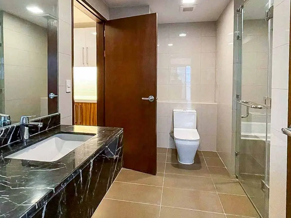 SRBAL17 - Brand New 1 Bedroom Condo for Sale in Alcoves - Cebu Grand Realty (6)