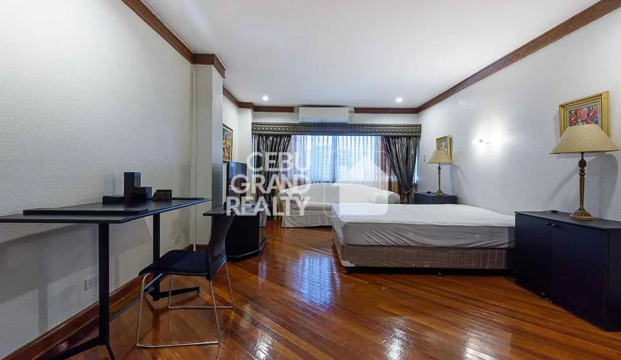 RCREC9 Stylish 2br Condo for Rent in Cebu with Prime Location - Cebu Grand Realty (8)