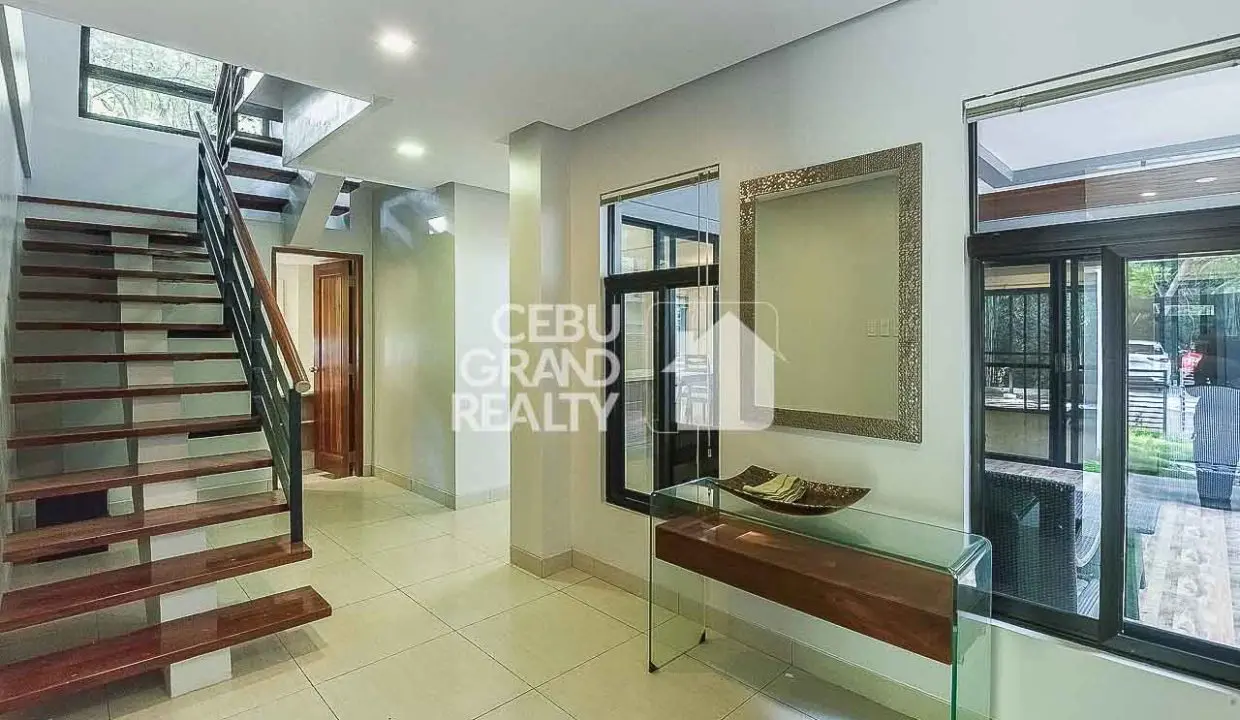 RHML112 Luxurious 3 Bedroom House for Sale in Maria Luisa Park - Cebu Grand Realty (3)