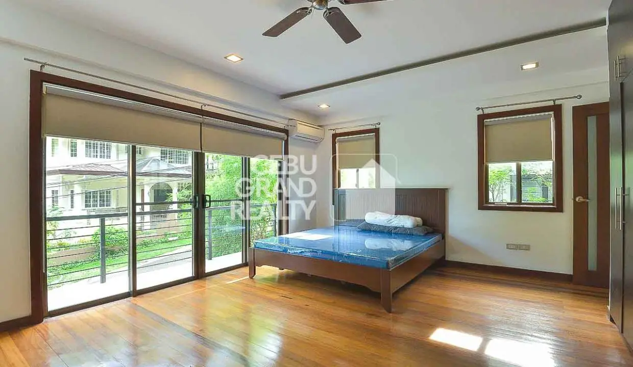 RHML113 Modern 3 Bedroom House for Rent with Seamless Living Spaces - Cebu Grand Realty (15)