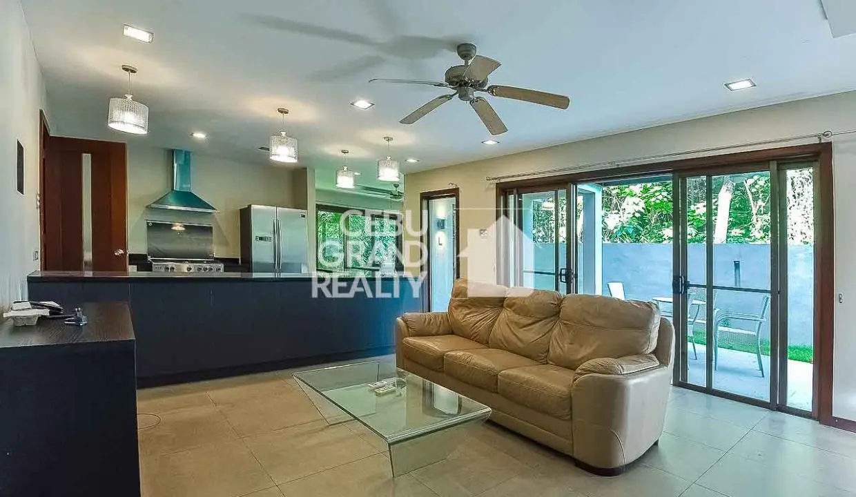 RHML113 Modern 3 Bedroom House for Rent with Seamless Living Spaces - Cebu Grand Realty (4)