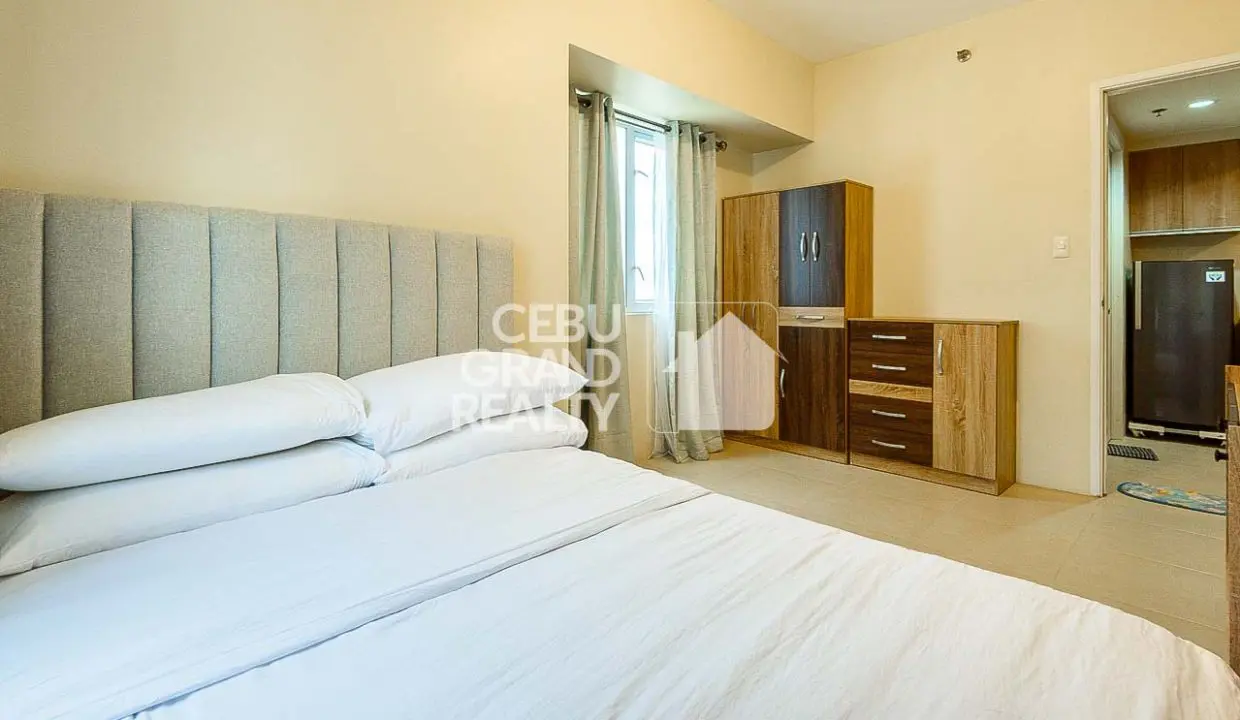 SRBAR15 Inviting Modern Condo with Cozy Living Area in Avida Riala Tower 1 - Cebu Grand Realty (6)