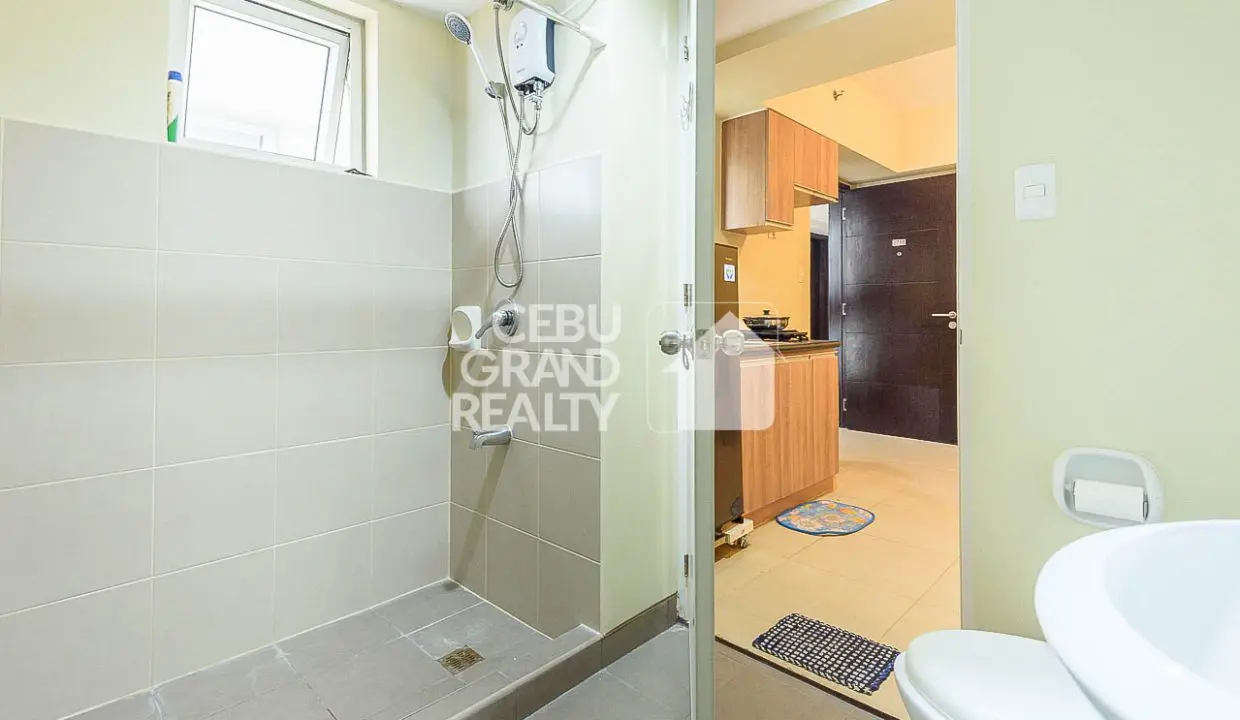 SRBAR15 Inviting Modern Condo with Cozy Living Area in Avida Riala Tower 1 - Cebu Grand Realty (9)