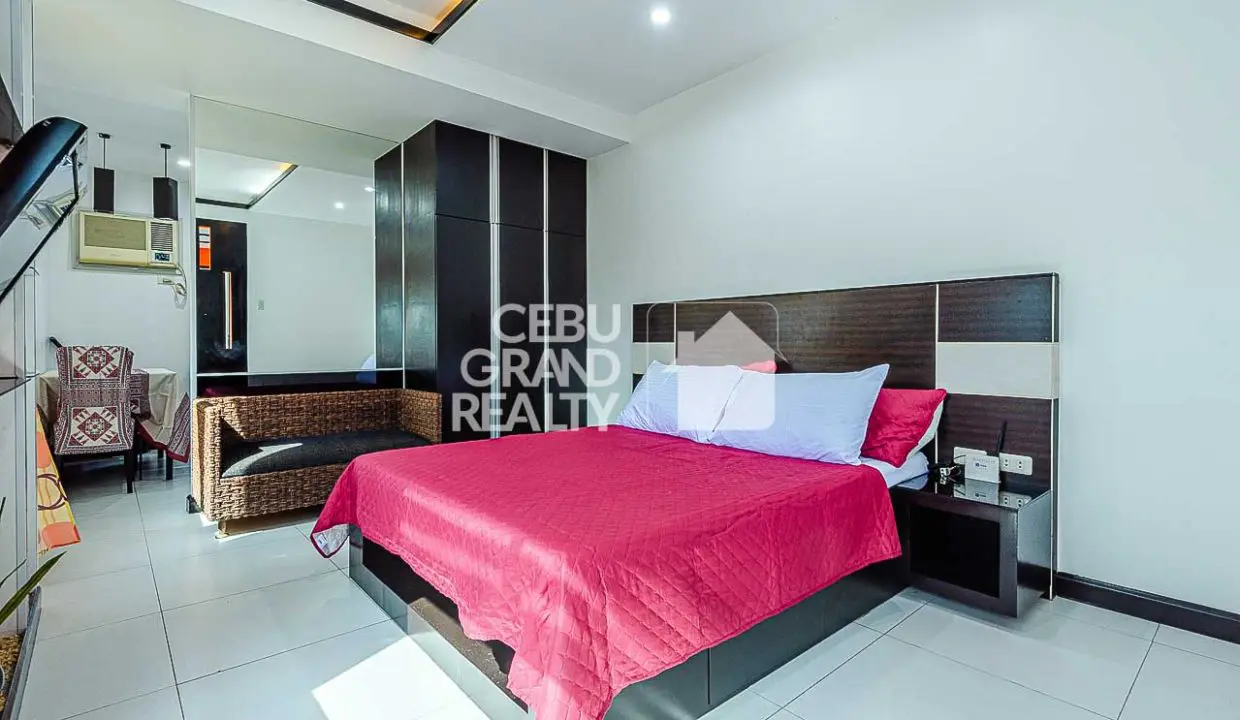 SRBRL1 Stylish Fully Furnished Studio in Robinland Condominium - Cebu Grand Realty (1)