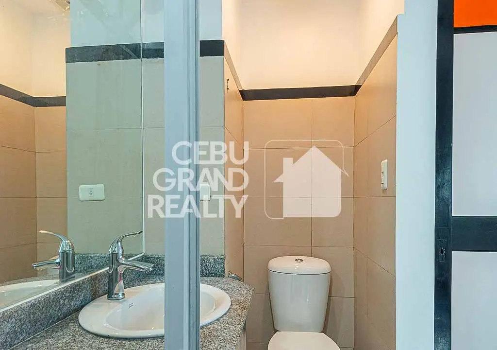 SRBRL1 Stylish Fully Furnished Studio in Robinland Condominium - Cebu Grand Realty (10)