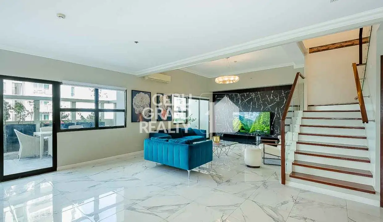 RCAV12 Elegant Condo with Designer Kitchen and Scenic Balcony in Cebu - 1