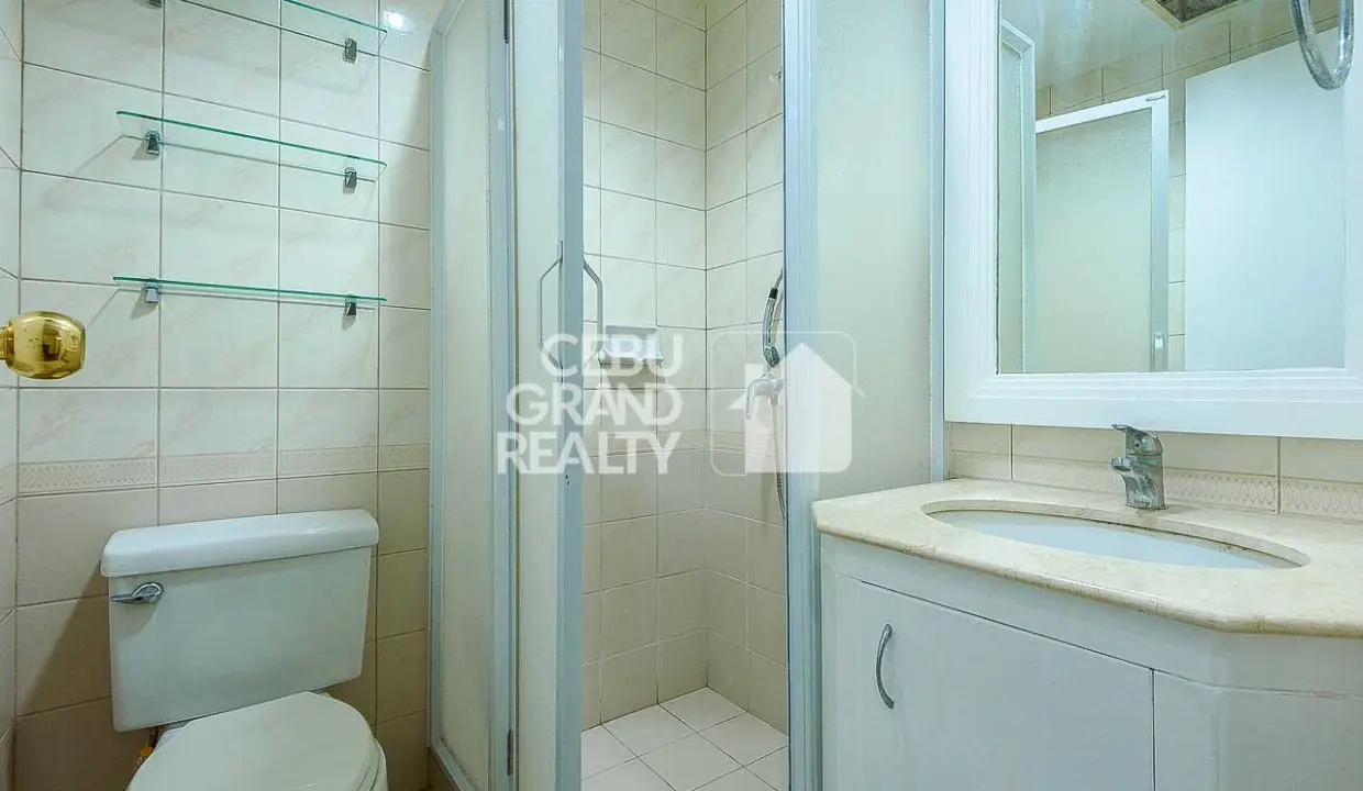 RCCL34 Elegant Condo with Spacious Living and Dining Area in Citylights Gardens - Cebu Grand Realty (13)