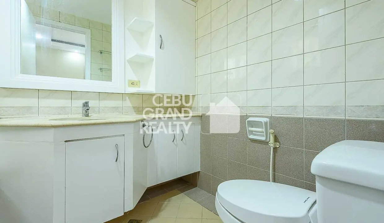 RCCL34 Elegant Condo with Spacious Living and Dining Area in Citylights Gardens - Cebu Grand Realty (14)