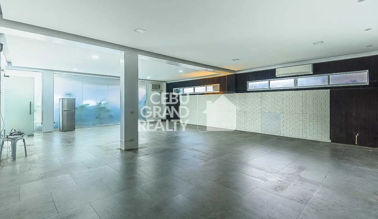 RCPAL1 Spacious 68 SqM Modern Office Space with Air Conditioning near Ayala - Cebu Grand Realty (3)