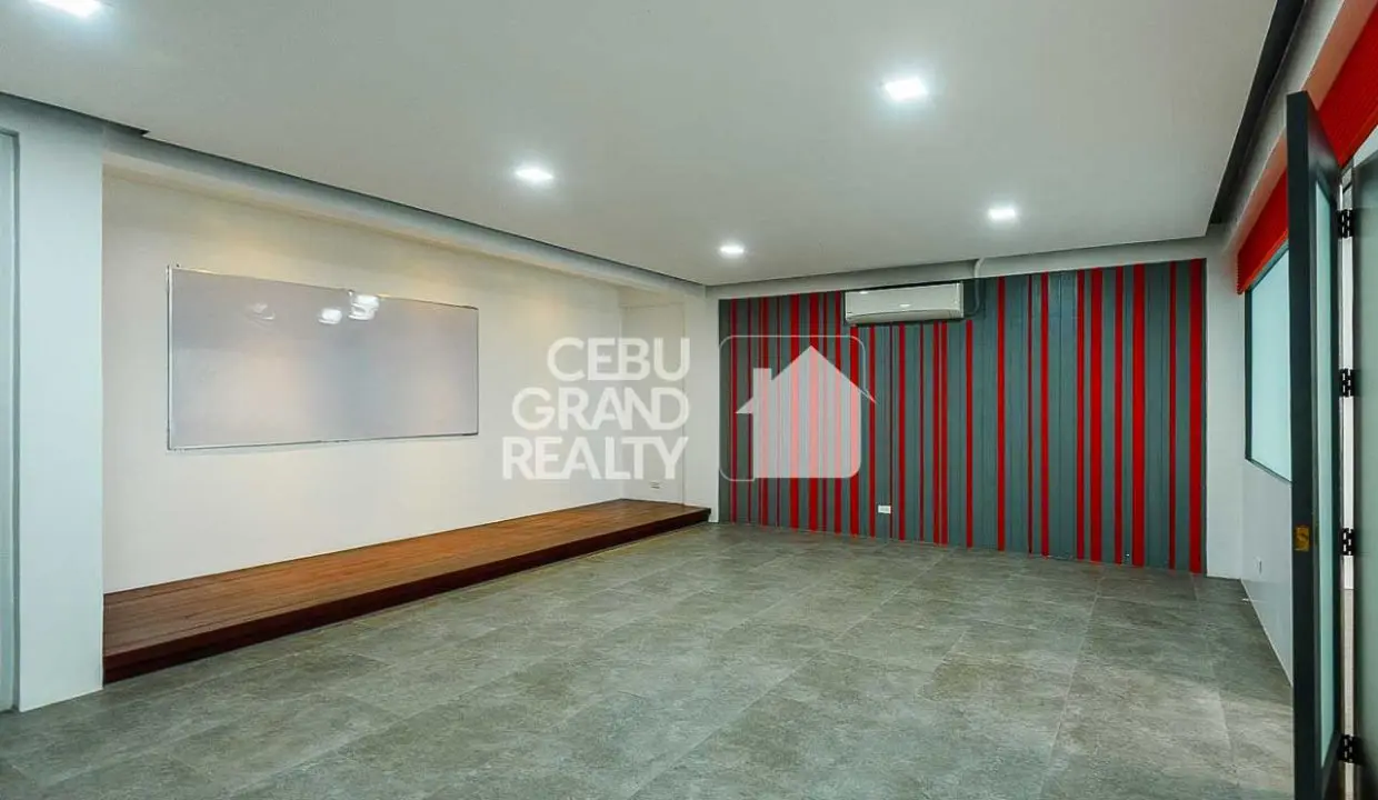 RCPAL2 Modern 68 SqM Professional Office Space near Ayala - Cebu Grand Realty (1)