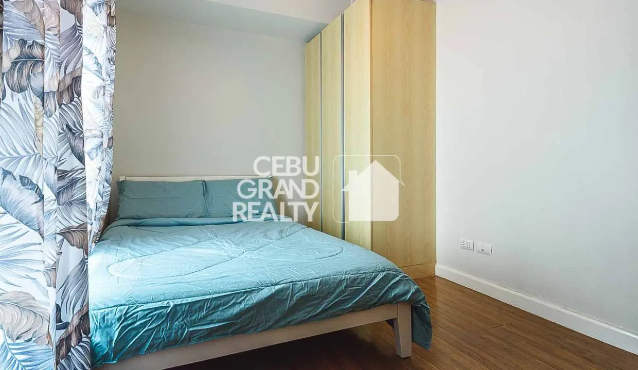 RCS58 Serene Condo with Private Balcony and Cityscape Views in Solinea - Cebu Grand Realty (16)