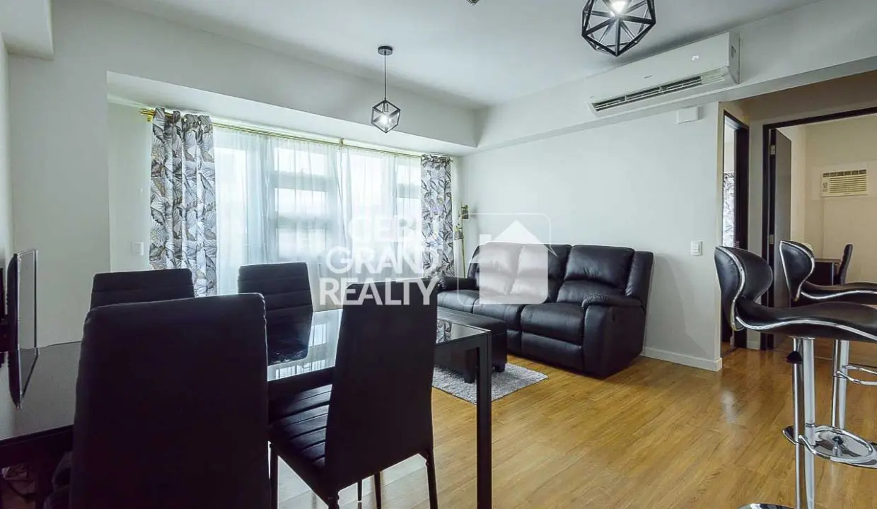 RCS58 Serene Condo with Private Balcony and Cityscape Views in Solinea - Cebu Grand Realty (3)