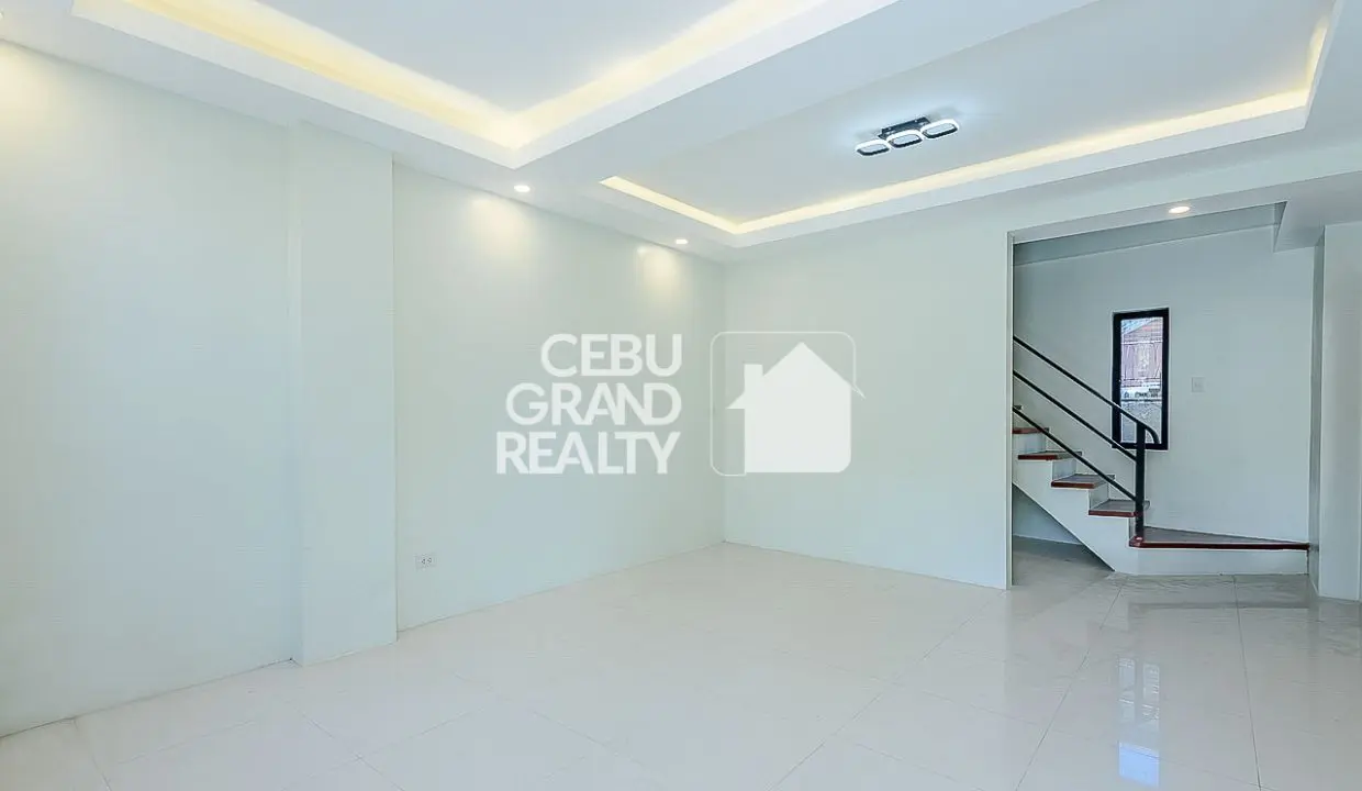 RHMGH1 Sleek Modern Townhouse with Spacious Balcony and Carport in Lahug - Cebu Grand Realty (1)