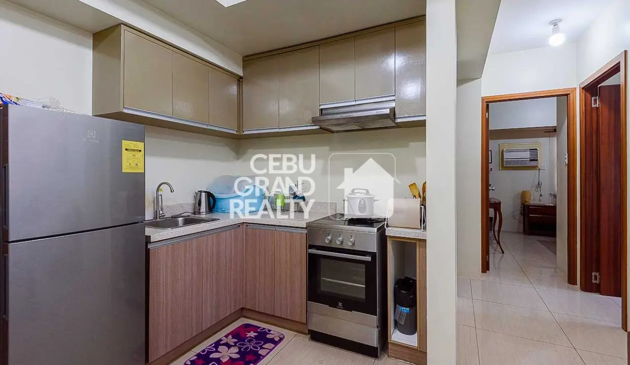 SRBHO4 Cozy Condo with Master En-Suite and Spacious Living Area in Cebu City - Cebu Grand Realty (6)