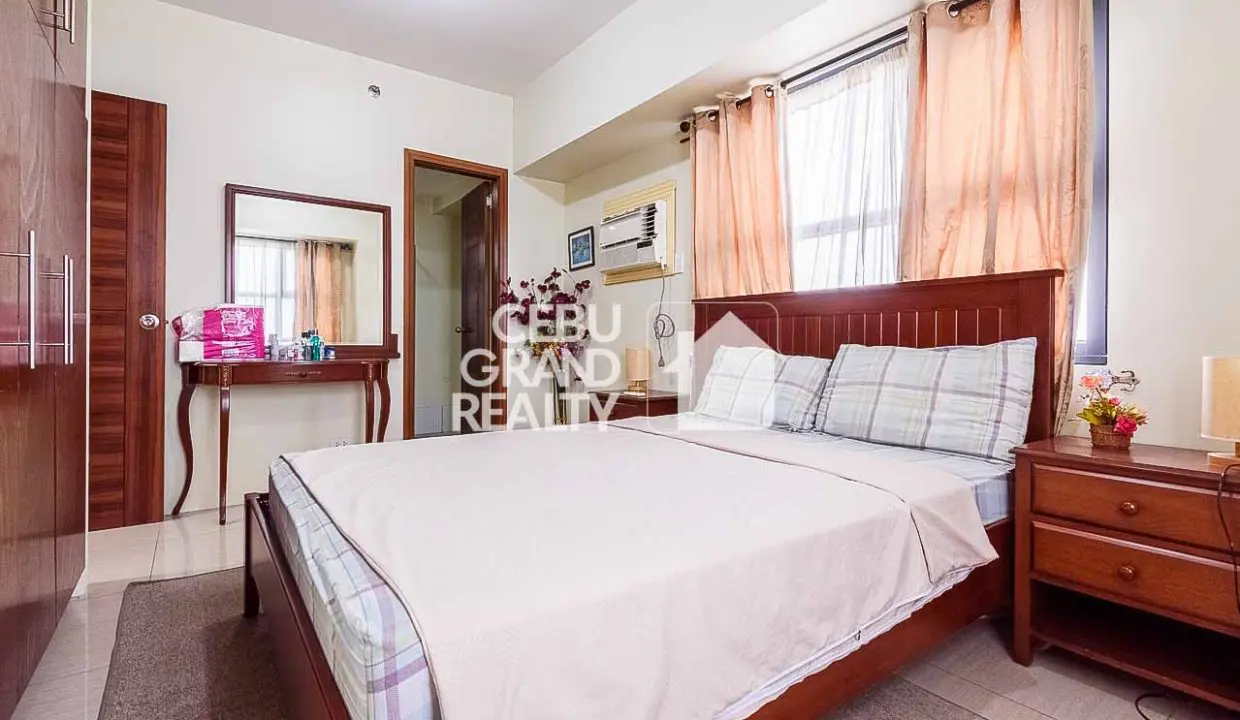 SRBHO4 Cozy Condo with Master En-Suite and Spacious Living Area in Cebu City - Cebu Grand Realty (8)