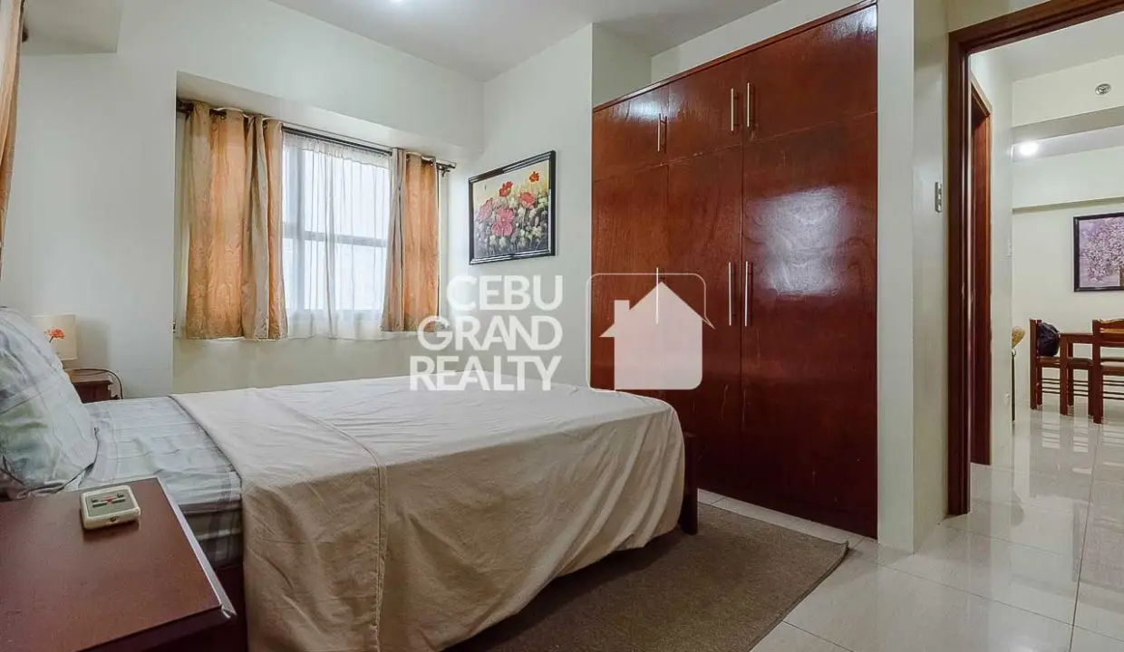 SRBHO4 Cozy Condo with Master En-Suite and Spacious Living Area in Cebu City - Cebu Grand Realty (9)