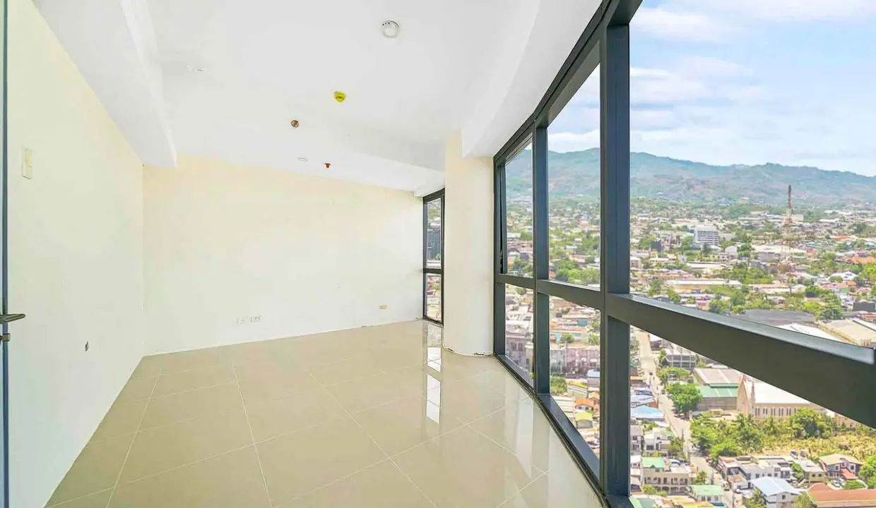 SRBJT1 Elegant High-Rise Condo with Stunning Views in Mandaue City - Cebu Grand Realty (7)