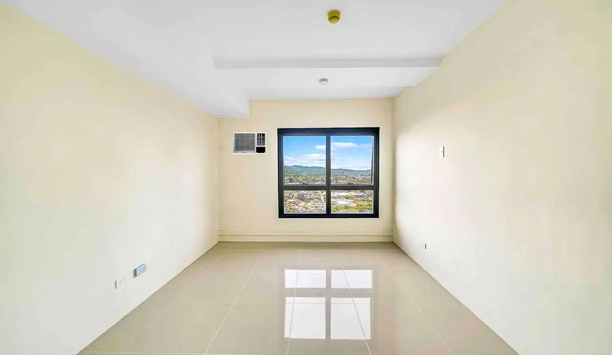 SRBJT2 Bright Studio Apartment with Stunning City Views in Mandaue City - Cebu Grand Realty (1)